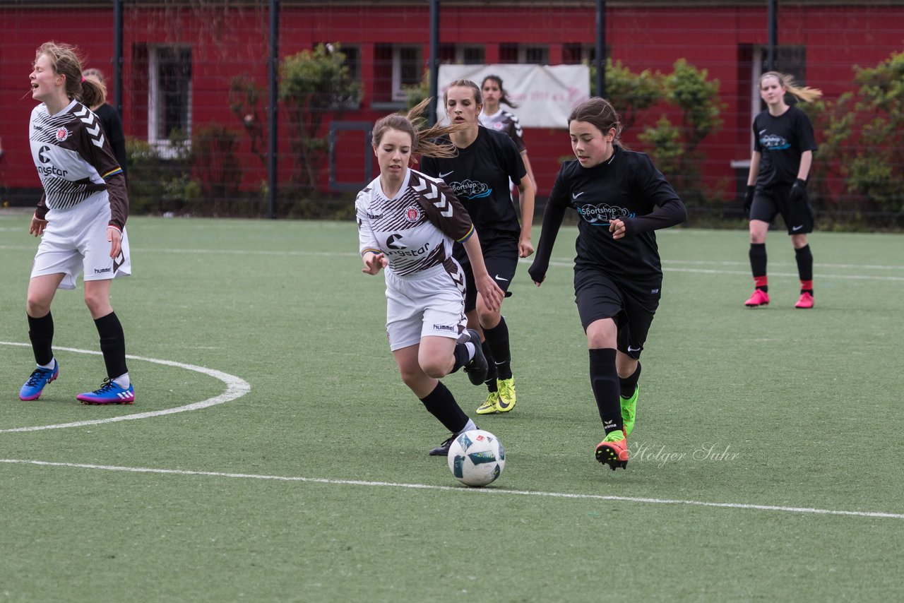 Bild 197 - B-Juniorinnen St.Pauli - C-Juniorinnen SV Steinhorst : Ergebnis: 1:2